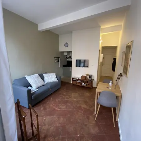 2-bedroom In Toulhouse Apartman *